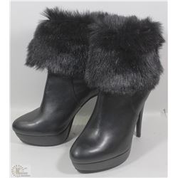 LE CHATEAU BLACK PLATFORM LADIES