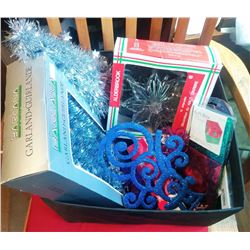 DECORATOR TOTE WITH XMAS DECORATIONS