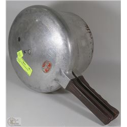 PRESTO ALUMINUM PRESSURE COOKER