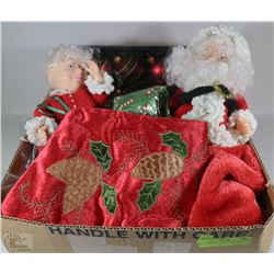 BOX W/SANTA CLAUS & MRS. CLAUS
