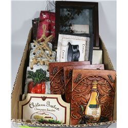 BOX W/WALL DÉCOR WITH INSPIRATIONAL