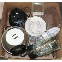 BOX OF HOUSEHOLD ITEMS INCL. JUICER,