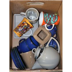 ESTATE BOX OF TEA CUPS, COFFEE MUGS, AND A TEA POT