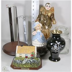 ESTATE FLAT OF DECORATIVE ITEMS