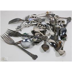BOX OF COLLECTABLE SPOONS