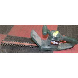 BLACK & DECKER ELECTRIC HEDGE TRIMMER
