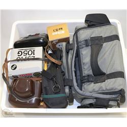 LOT OF 8 VINTAGE AND OLD CAMERAS WITH CAMERA BAG