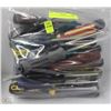 Image 1 : BAG OF ASSORTED HAND TOOLS