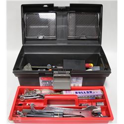 RUBBERMAID TOOLBOX FULL OF TOOLS