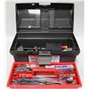 Image 1 : RUBBERMAID TOOLBOX FULL OF TOOLS