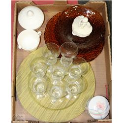 ESTATE LOT OF GLASSWARE INCL CREAM AND SUGAR SET