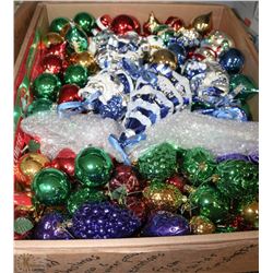 XL FLAT WITH LTD YEAR 2000 GLASS CHRISTMAS BULBS