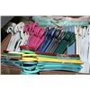 Image 1 : FLAT OF 100 ASSORTED COLOUR PLASTIC AND CLOTH