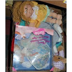 XL FLAT OF DOLL CLOTHES ,SIGNED CABBAGE PATCH
