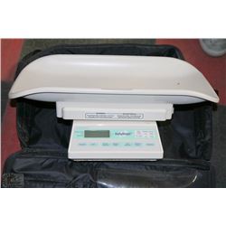 MEDELA  BABY SCALE