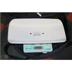MEDELA  BABY SCALE