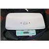 Image 1 : MEDELA  BABY SCALE