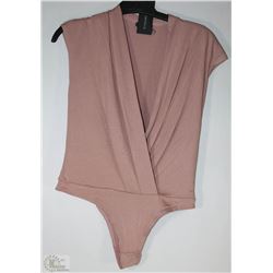 NEW LADIES DYNAMITE SHIRT ON CHOICE: SIZE L