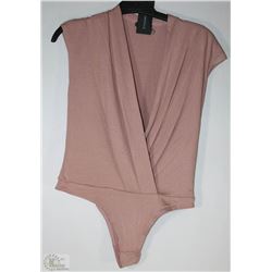 NEW LADIES DYNAMITE SHIRT ON CHOICE: SIZE L