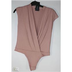 NEW LADIES DYNAMITE SHIRT ON CHOICE: SIZE XS