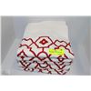 Image 1 : LOT OF NEW  6 DECORATIVE BATH TOWELS RED
