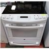 Image 1 : GE WHITE SLIDE IN CONVECTION OVEN
