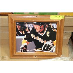 MARIO LEMIEUX FRAMED PICTURE (11.5" X 9.5")