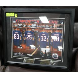 OFFICIAL NHL FRAMED OILERS LOCKEROOM PICTURE