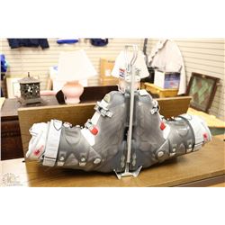 TECHNICA VENTO 6 WOMENS SKI BOOTS SZ 25.0