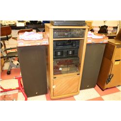 SANSUI STEREO SYSTEM SET WITH WOODEN STAND INCL