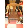 Image 1 : VINTAGE OAK ARM CHAIR