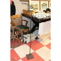 VINTAGE IRON LAMP STAND