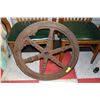 Image 1 : ANTIQUE CAST IRON FLY WHEEL
