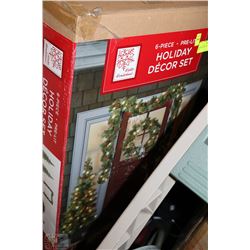 NEW 6-PC PRE-LIT HOLIDAY DÉCOR SET