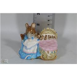 BEATRIX POTTER HUNCA MUNCA WITH BABIES