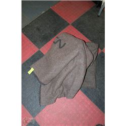 2 CN'S WOOL BLANKETS