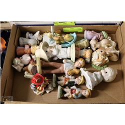 LOT OF 20 SIGNED COLLECTIBLE FIGURINES