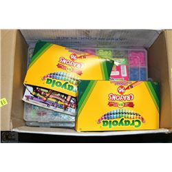 BOX WITH 3 BRACELET SETS AND 2 BOXES OF CRAYONS