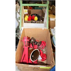 GARDEN LOT WITH 7 METAL TEALIGHT STAKES, METAL