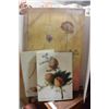 Image 1 : 3 DECORATIVE PICTURES