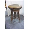 Image 1 : VINTAGE PIANO STOOL