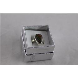 CANADIAN FREE FORM AMMOLITE RING, STERLING SILVER, GOOD COLOUR PLAY, INCLUDES $300 CERTIFICATE