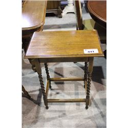 ANTIQUE SOLID OAK REFINISHED BARLEY TWIST PARLOUR TABLE