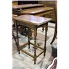 Image 2 : ANTIQUE SOLID OAK REFINISHED BARLEY TWIST PARLOUR TABLE