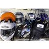 Image 2 : LARGE SHELF LOT OF VARIOUS HELMETS