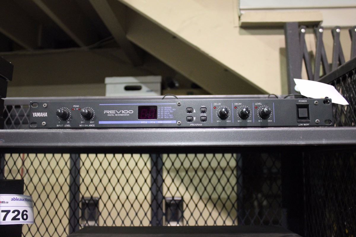 YAMAHA REV100 DIGITAL REVERBERATOR
