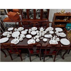 105 PC SET ROYAL ALBERT OF VAL D'OR CHINA