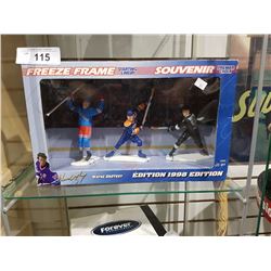 STARTING LINEUP "FREEZE FRAME WAYNE GRETZKY" 3 ACTION FIGURES IN BOX 1998