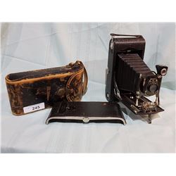 ANTIQUE KODAK CAMERA W/CASE