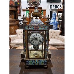 EARLY 20TH CENTURY CLOISONNE CLOCK IN WORKING ORDER